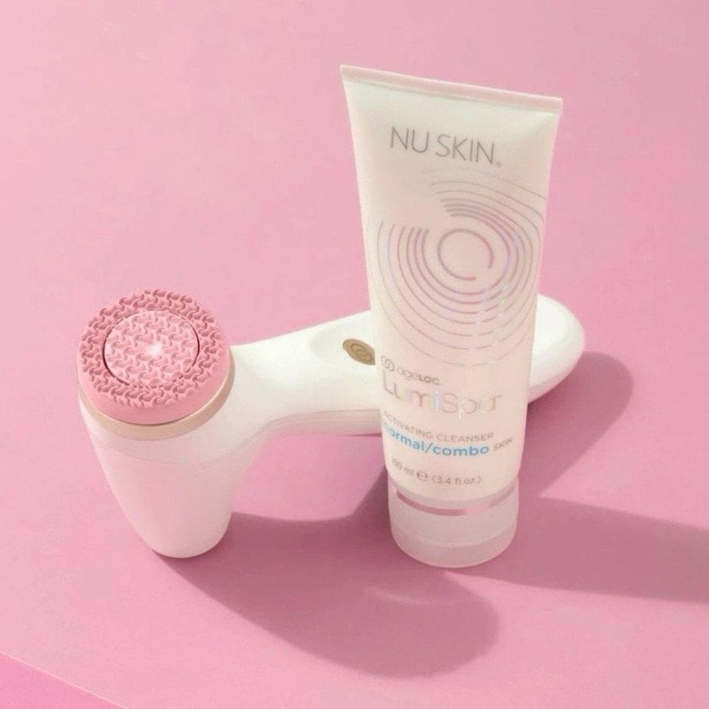 Nu Skin Facial Cleansing Device with Cleanser